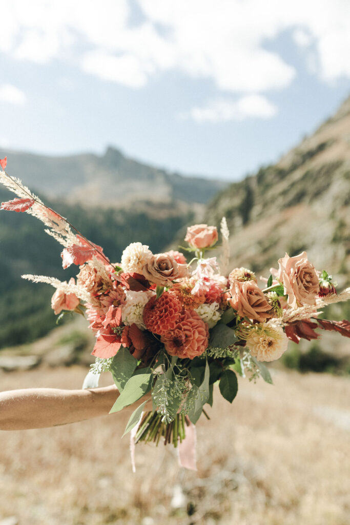 colorful-fall-elopement-bouquet-in-colorado