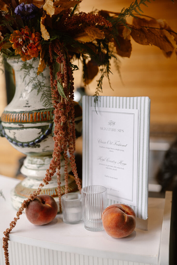 antique-elegant-wedding-bar